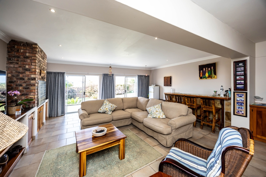 4 Bedroom Property for Sale in Kidds Beach Eastern Cape